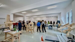 Primăria Miercurea-Ciuc a finalizat dotarea atelierelor din liceele tehnologice, în cadrul proiectului PNRR