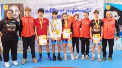 Aur, argint şi bronz pentru luptătorii de la CS Mureşul
