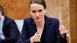 Autorităţile de la Bucureşti au organizat o întâlnire de urgenţă cu transportatorii aerieni