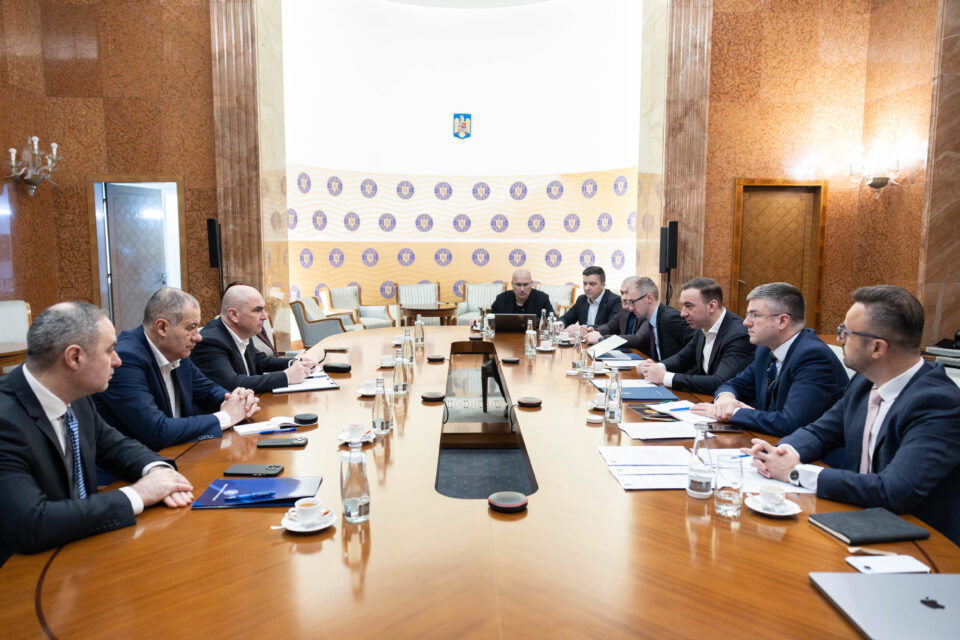 Guvernul va declara, astăzi, situaţie de criză pe piaţa carburanţilor din România