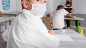 Şcoală pentru liceenii care nu pot frecventa cursurile din motive medicale, lansată de UMFST