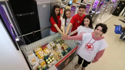 Crucea Roşie Română continuă colectarea în această perioadă a alimentelor greu perisabile