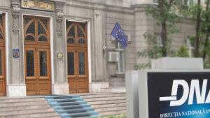 Fosta directoare de la DSP Braşov, trimisă în judecată după ce ar fi avertizat spitalele că urmează să fie controlate