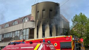 Incendiu la o clădire de birouri din Târgu Mureș