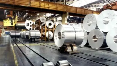 Declin al afacerilor din industria extractivă şi în cea prelucrătoare, dar şi în sectorul energiei