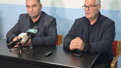 Angajații Azomureș protestează miercuri în fața Guvernului