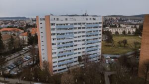 Românii s-ar putea trezi la ușă cu poliția să-i întrebe de asigurarea locuinței