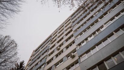 Românii s-ar putea trezi la ușă cu poliția să-i întrebe de asigurarea locuinței