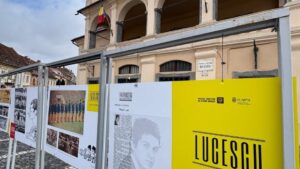 Expoziţie în memoria lui Mircea Lucescu, în Piaţa Sfatului din Brașov