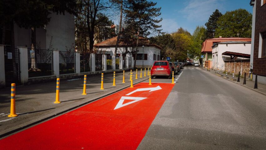 Părinții își pot lăsa copiii la Târgu Mureș chiar în fața școlii