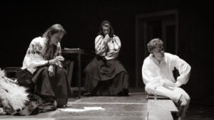 Mureş: Actorii Teatrului Naţional solicită donaţii constând în obiecte şi porturi tradiţionale pentru un nou spectacol