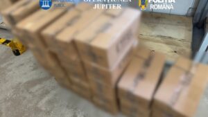 Percheziţii de amploare în ţară, în urma cărora au fost confiscate produse contrafăcute şi întocmite 70 de dosare penale