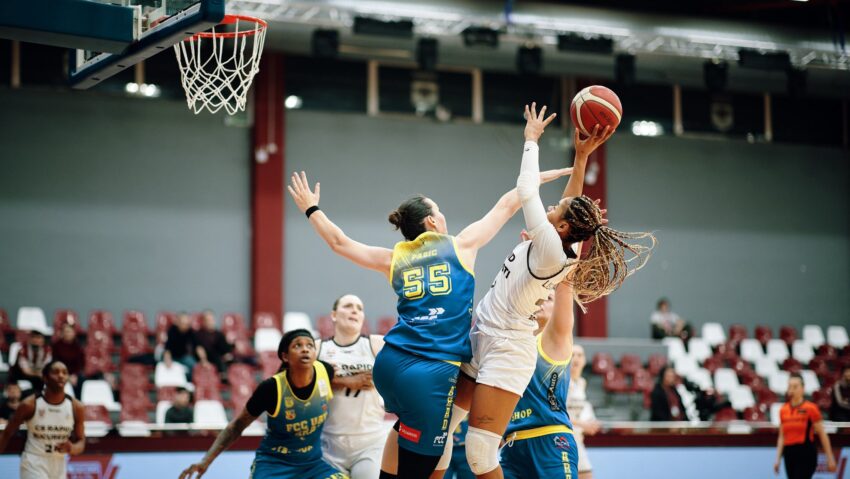 Începe finala Ligii Naţionale de baschet fete