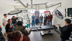 Unul dintre puținele sisteme de chirurgie robotică Da Vinci din România, instalat la Miercurea Ciuc