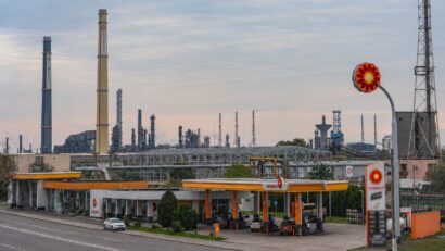 Rompetrol Rafinare a anunţat că nu există probleme referitor la aprovizionarea cu combustibil a clienţilor