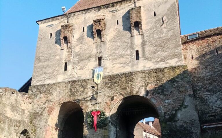 Peste 13 milioane de lei pentru refacerea zidurilor cetății din Sighișoara