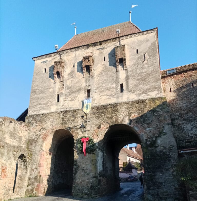 Peste 13 milioane de lei pentru refacerea zidurilor cetății din Sighișoara