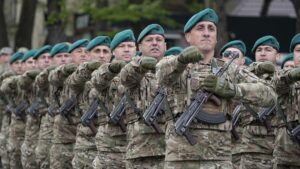 Ziua Forţelor Terestre: Ceremonii la monumentele eroilor, expoziţii de armament, standuri de promovare a carierei militare