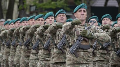 Ziua Forţelor Terestre: Ceremonii la monumentele eroilor, expoziţii de armament, standuri de promovare a carierei militare