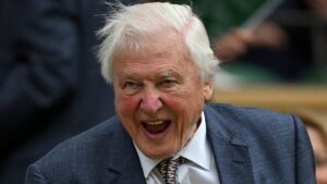 Sir  David Attenborough a împlinit 100 de ani