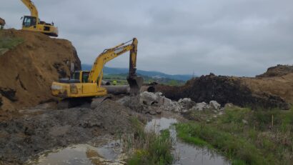 Lucrări de reabilitare a barajului Şuta de lângă Miercurea-Ciuc