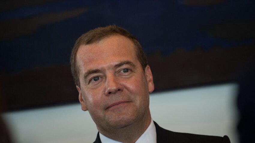 Dmitri Medvedev critică UE şi susţine că statele europene sunt ‘parte a războiului’