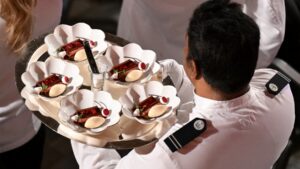 Salarii medii de 4.000–6.000 de lei în domeniile care angajează pentru vară