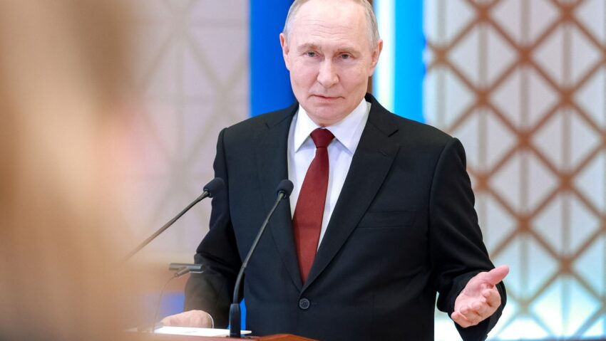 Putin susţine că originea dronei căzute la Galaţi nu este clară şi cere ca Rusia să investigheze epava aparatului