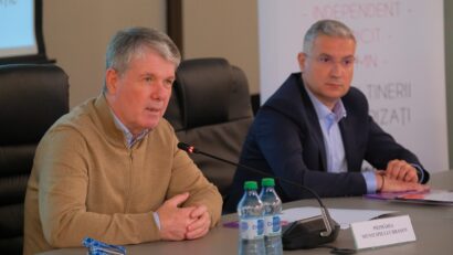 Operatorii cu cabluri aeriene, somaţi de Primăria Brașov să le dea jos sau să le mascheze