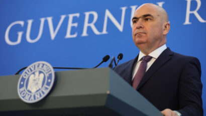 Bolojan: Toate creşele care se finalizează vor putea angaja personal şi vor funcţiona din toamnă