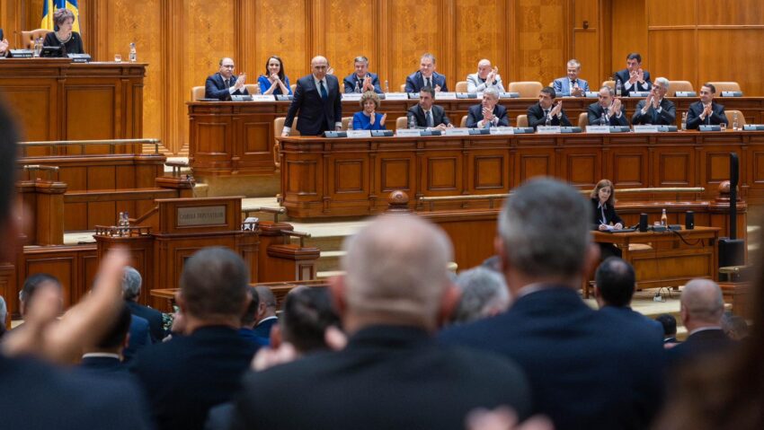 Guvernul Bolojan a fost demis