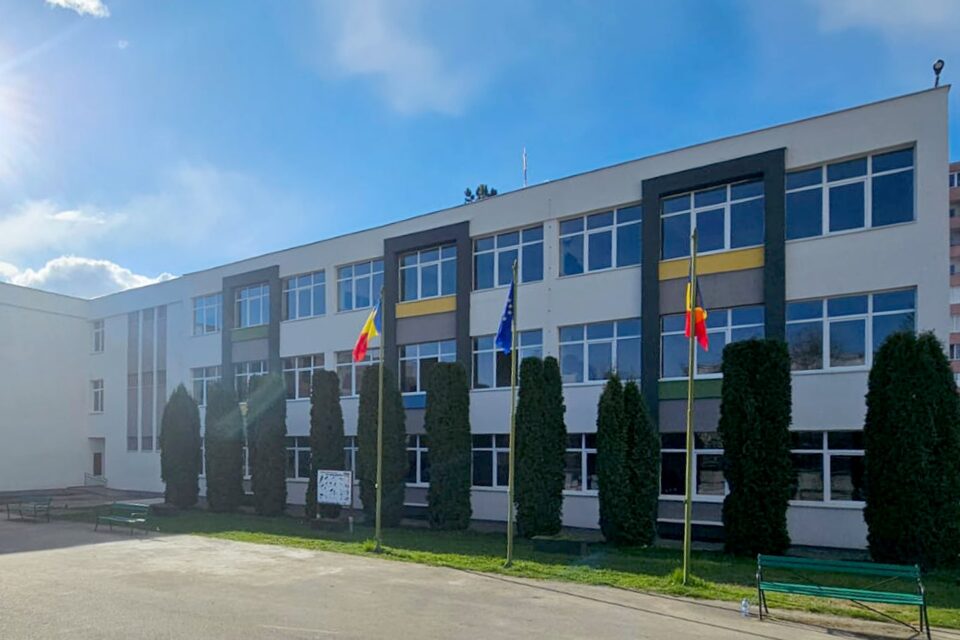 Elevii din liceele tehnologice ar putea obține o calificare profesională încă din clasa a X-a
