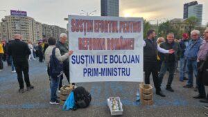 Manifestaţie de susţinere a premierului în Piaţa Victoriei