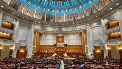 AUR anunţă depunerea în Parlament a unei propuneri legislative privind înfiinţarea Ghişeului Unic pentru Diaspora