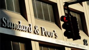 Agenția de evaluare financiară Standard & Poor”s avertizează că ar putea retrograda rating-urile României