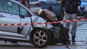Un autovehicul a intrat în mulțimea din centrul orașului Modena
