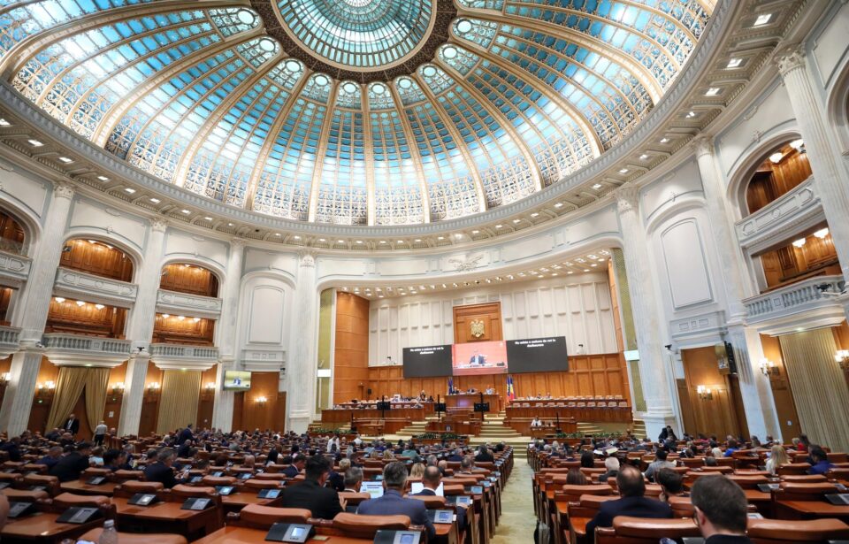 Luni, încep audierile în comisiile parlamentare în perspectiva votului de învestitură din plen