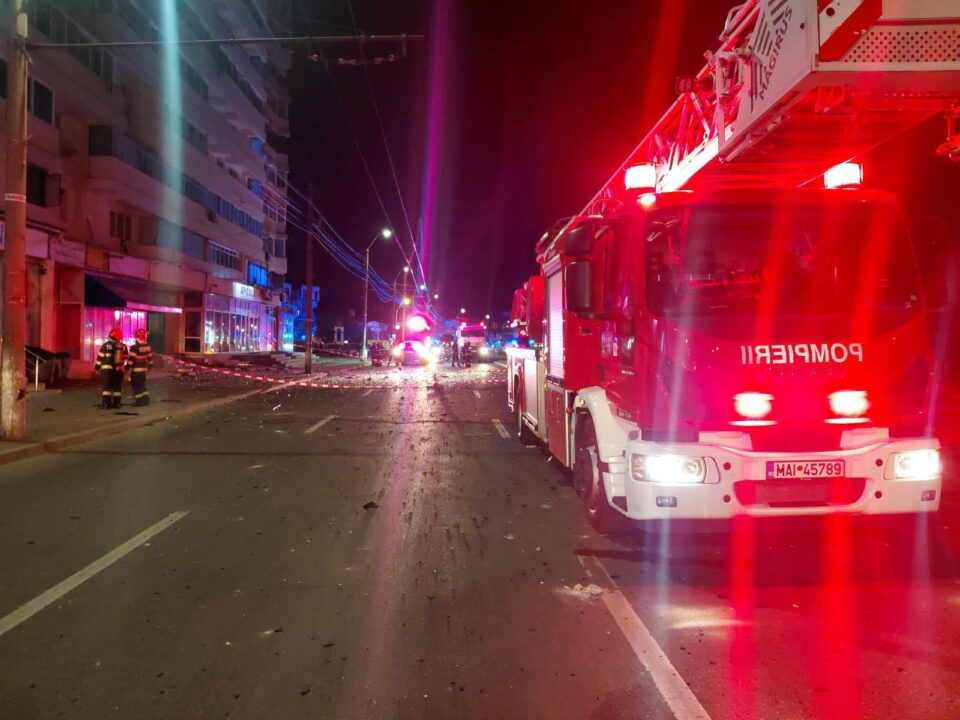 Dronă de război, prăbușită pe acoperișul unui bloc din Galați