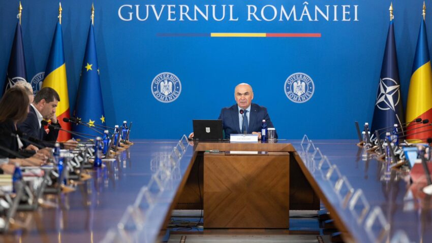 Guvernul a aprobat prima de 1.500 de lei pentru cadrele didactice
