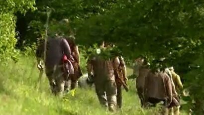 Acţiune de alungare a urşilor la Şumuleu Ciuc, locul pelerinajului de Rusaliile Catolice; trei exemplare, îndepărtate