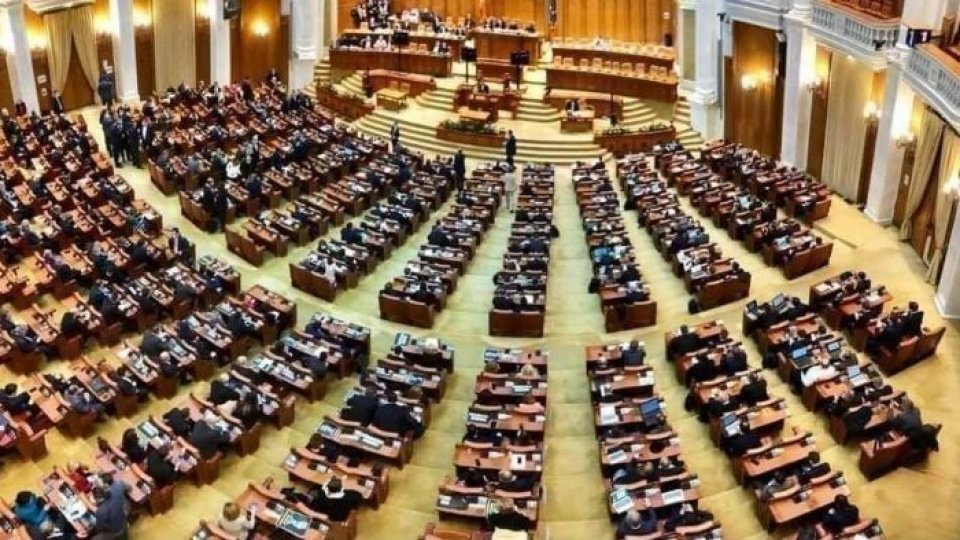 Parlamentul se va reuni în sesiune extraordinară pentru adoptarea unor legi importante pentru atingerea principalelor jaloane din PNRR