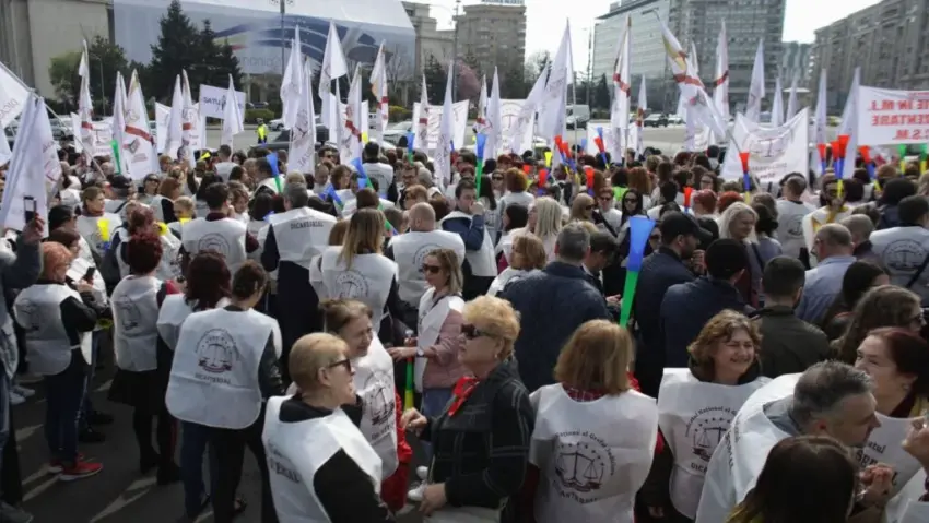 Grefierii au început protestele