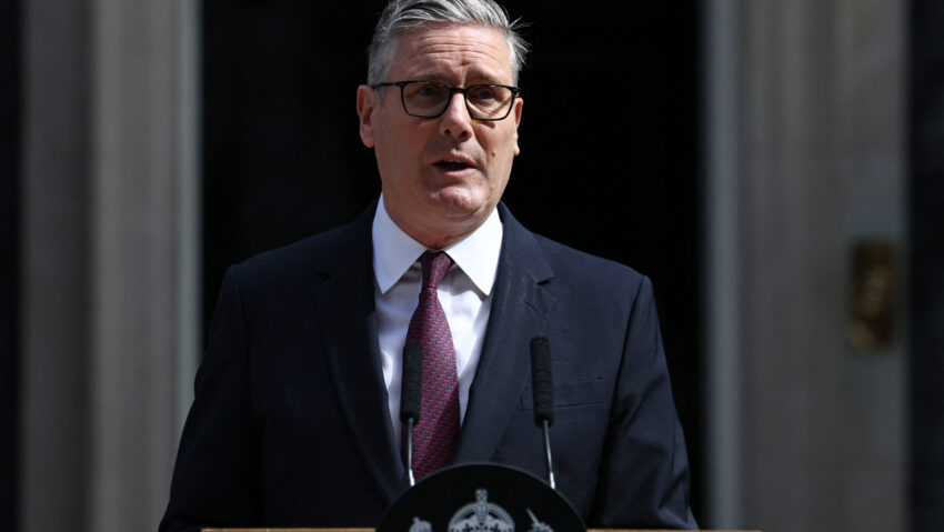 Premierul britanic Keir Starmer anunţă că demisionează
