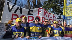 Sindicaliştii din educaţie vor protesta mâine la Guvern şi Parlament