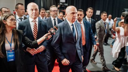 Conducerea PNL a declanşat o amplă acţiune de restructurare politică