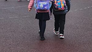 Preşcolarii şi elevii se întorc în clase, doar pentru trei zile