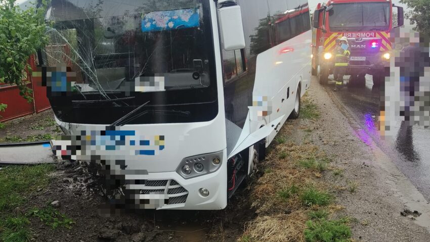 UPDATE Microbuz de transport persoane, implicat într-un accident în localitatea mureșeană Șăulia de Câmpie