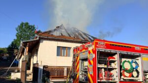 ISU Mureș: Incendiu la o casă din Frunzeni