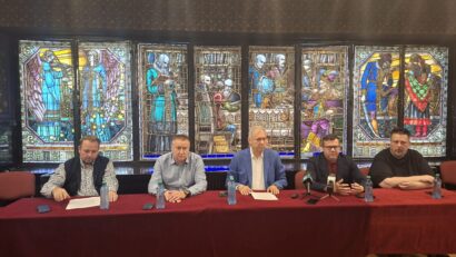 Aproape 60 de artiști ai Filarmonicii din Târgu Mureș vor concerta pe Lacul Ursu