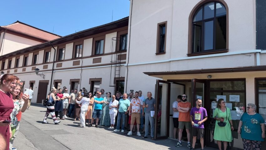 Protest al angajaţilor Operei Brașov